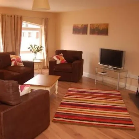 House 4 Dingle Manor, Stunning 3-bed House Emlagh East
