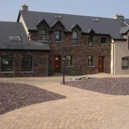 House 4 Dingle Manor, Stunning 3-bed House Сasa de vacaciones Emlagh East