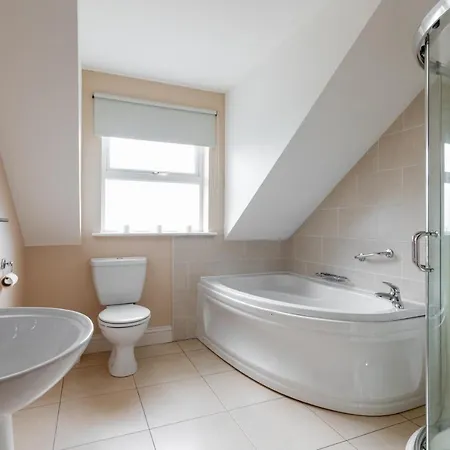 House 4 Dingle Manor, Stunning 3-bed House Сasa de vacaciones Emlagh East