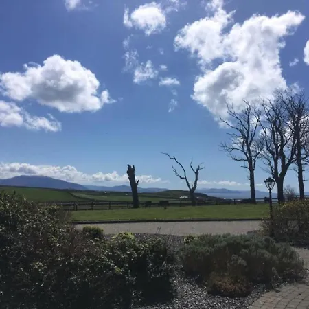 House 4 Dingle Manor, Stunning 3-bed House Сasa de vacaciones Emlagh East